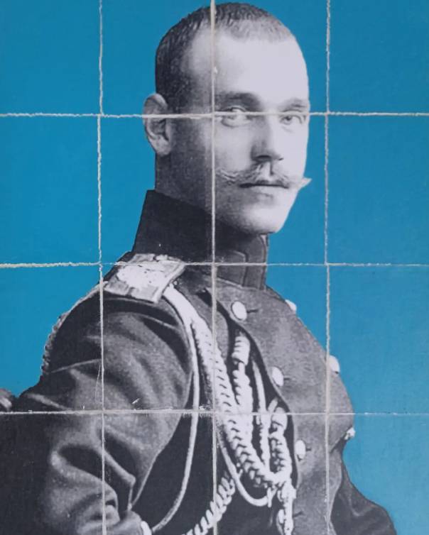 quentinscabinet4.png quentinscabinet4.png